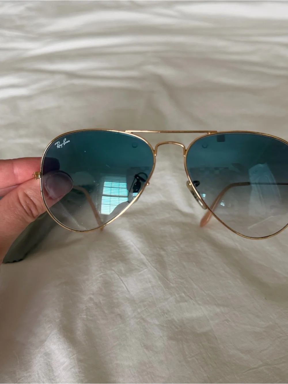 Ray-Ban Aviator Sunglasses with Blue Gradient Lenses